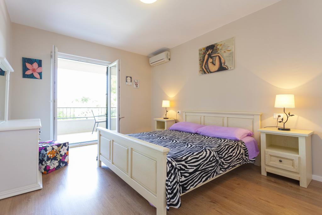 Meri Apartments - Puharic มาคาร์สกา ห้อง รูปภาพ